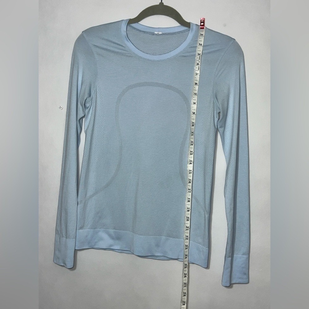 Lululemon Women long sleeve Swiftly Tech in Haze Blue Shirt - Picture 8 of 11